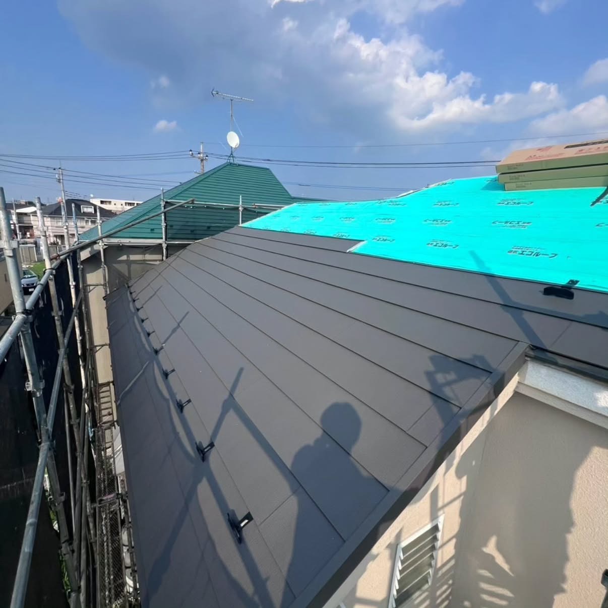 大規模な屋根改修の前に確認すべき「建設業許可」の重要性と見方