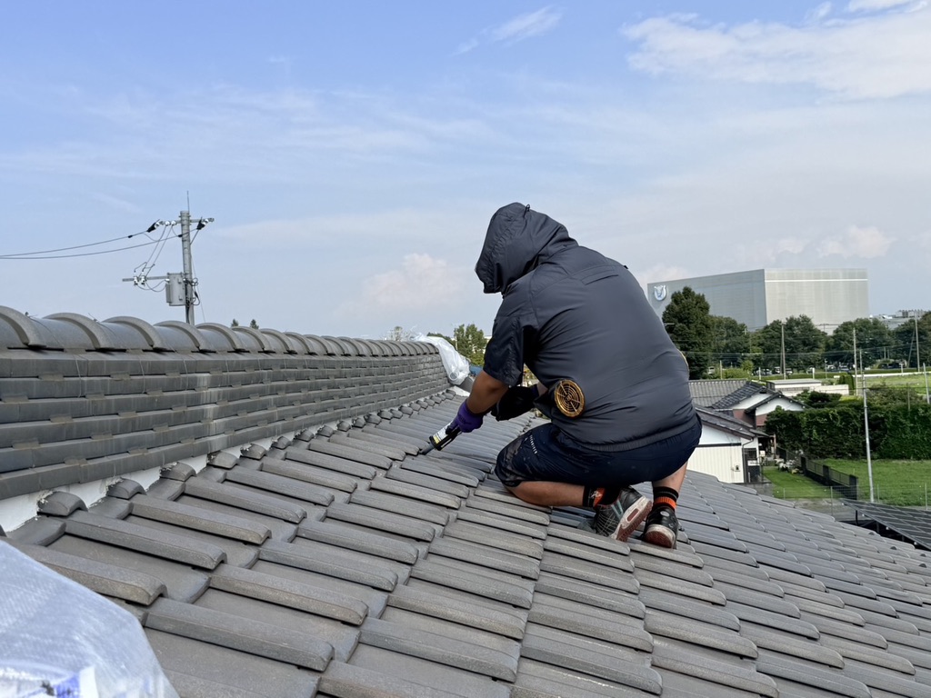 天井からの雨漏り、原因は屋根だけじゃない？意外な侵入経路5選